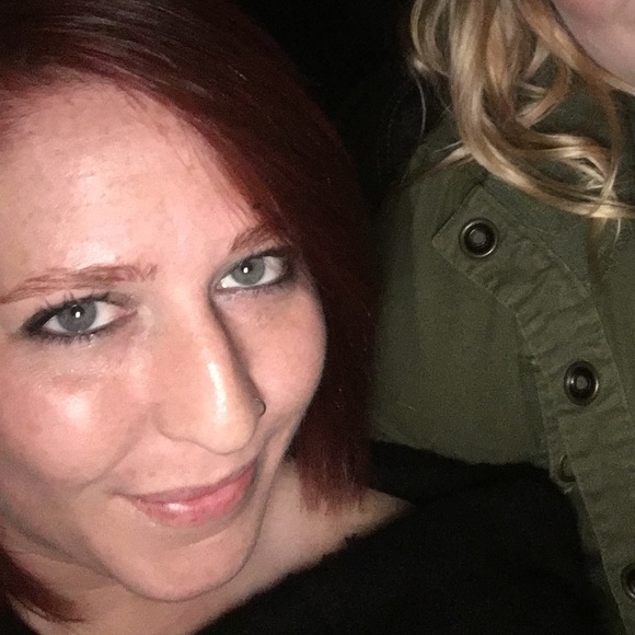 Meet your Posher, Kirsten - Picture 1 of 1